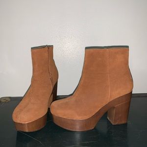Camel Platform Boots